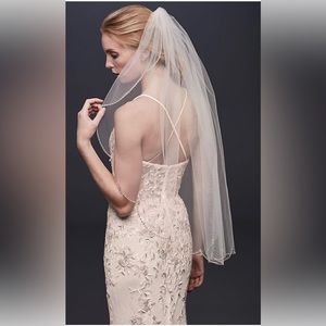 David’s Bridal Rose Gold Scalloped Trim Veil